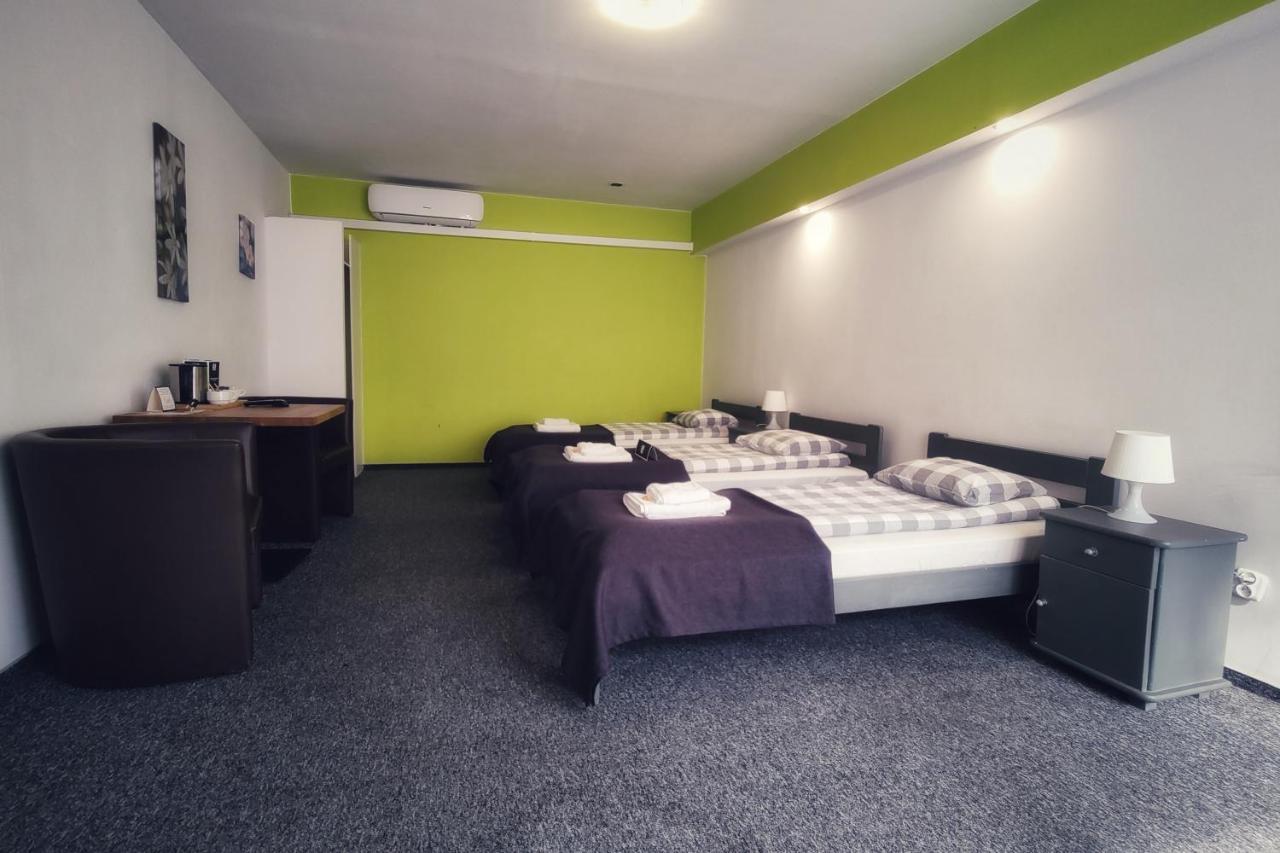 Rj Hotel Pabianice Εξωτερικό φωτογραφία
