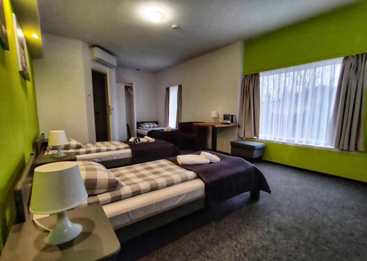 Rj Hotel Pabianice Εξωτερικό φωτογραφία