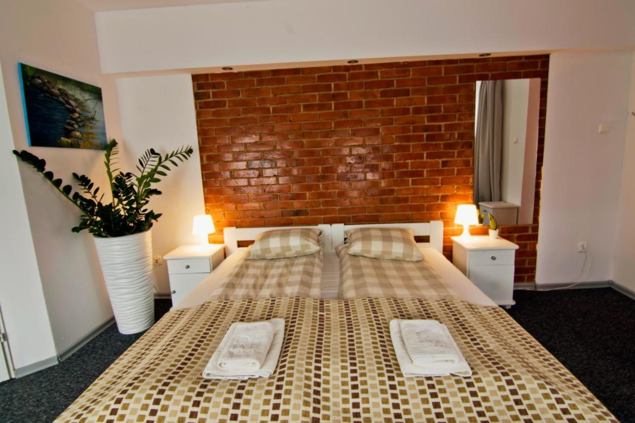 Rj Hotel Pabianice Εξωτερικό φωτογραφία